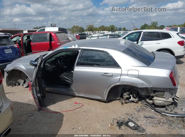 2C3CCABG5JH214035 2018 CHRYSLER 300 Серебряный Панорамный вид салона 360°