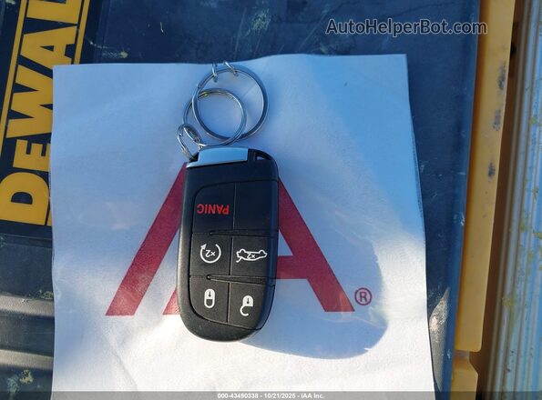 2C3CCABG6JH142973 2018 CHRYSLER 300 Gray Widok deski rozdzielczej