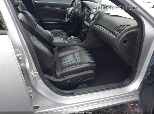 2C3CCABG6PH573130 2023 CHRYSLER 300 Silver Вид салону спереду
