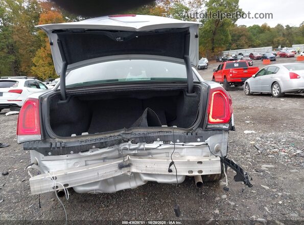 2C3CCABG6PH573130 2023 CHRYSLER 300 Silver 