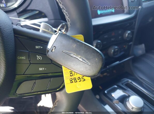 2C3CCABG7NH228895 2022 CHRYSLER 300 Черный Вид панели приборов