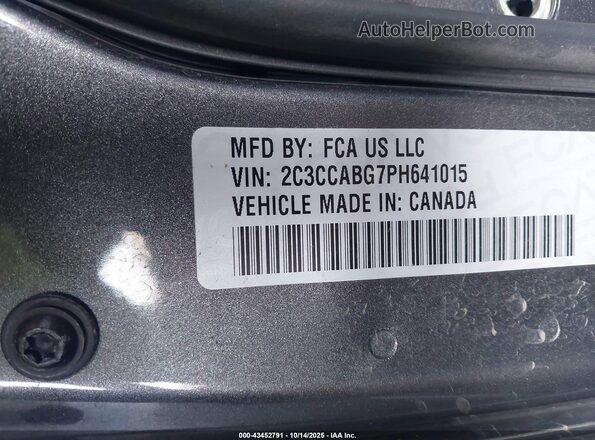 2C3CCABG7PH641015 2023 CHRYSLER 300 Black Շարժիչի բաժամունքի տեսք