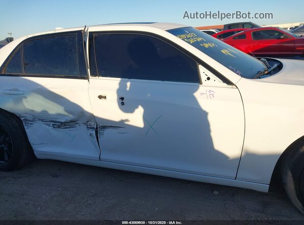 2C3CCABGXPH565564 2023 CHRYSLER 300 White სალონის 360-გრადუსიანი ხედი