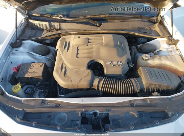 2C3CCABGXPH565564 2023 CHRYSLER 300 White უკანა ხედი