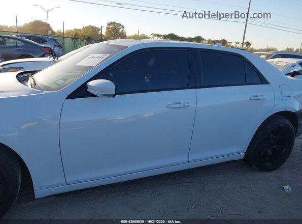 2C3CCABGXPH565564 2023 CHRYSLER 300 White 