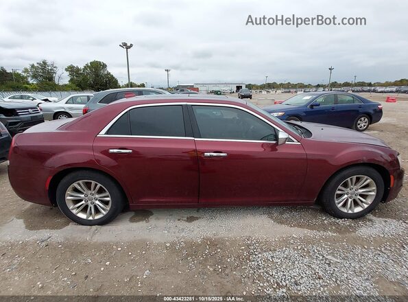 2C3CCAEG3GH212059 2016 CHRYSLER 300 Maroon Widok wnętrza z tyłu