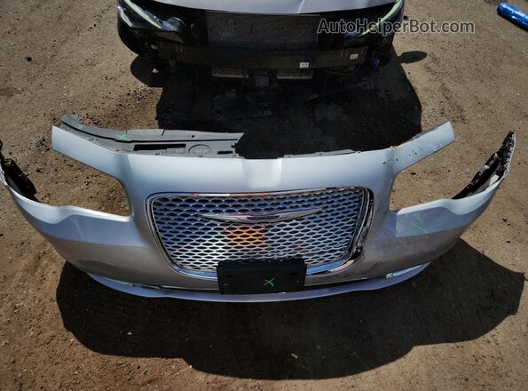 2C3CCAEG5LH115343 2020 CHRYSLER 300 Silver Vista del compartimento del motor