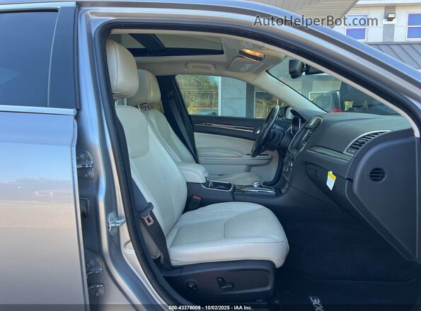 2C3CCAKG3GH157116 2016 CHRYSLER 300 Silver Vista interior delantera