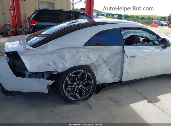2C3CDBCK7RR208796 2024 DODGE CHARGER White Widok z przodu