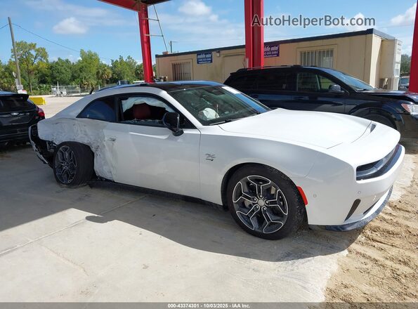 2C3CDBCK7RR208796 2024 DODGE CHARGER White Widok wnętrza z tyłu