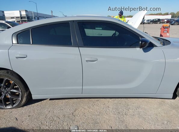 2C3CDXBG8NH216867 2022 DODGE CHARGER Gray Widok wnętrza z tyłu
