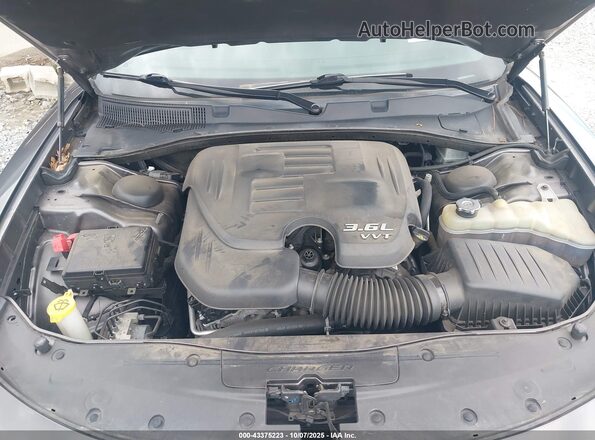 2C3CDXBG9LH140668 2020 DODGE CHARGER Gray Widok z tyłu