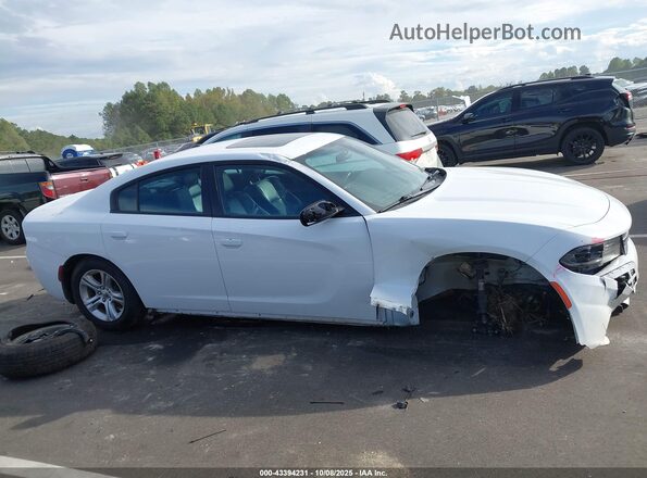 2C3CDXBG9NH201505 2022 DODGE CHARGER White Vista interior de 360 grados