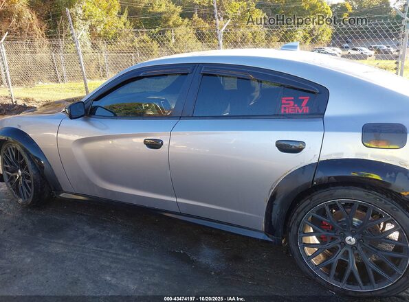 2C3CDXCT5GH186533 2016 DODGE CHARGER Silver Widok wnętrza z tyłu