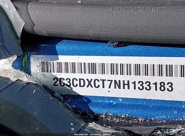 2C3CDXCT7NH133183 2022 DODGE CHARGER Blue Vista del compartimento del motor