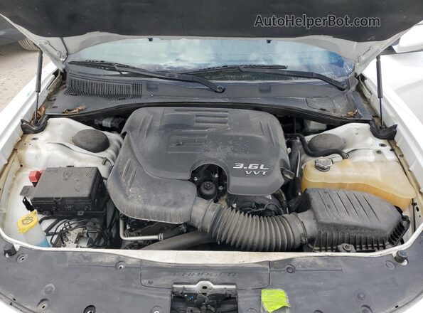2C3CDXHG0LH186543 2020 DODGE CHARGER White Вид задньої частини салону