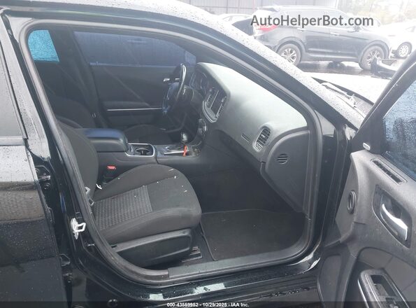 2C3CDXHG2NH133698 2022 DODGE CHARGER Черный Вид салона спереди