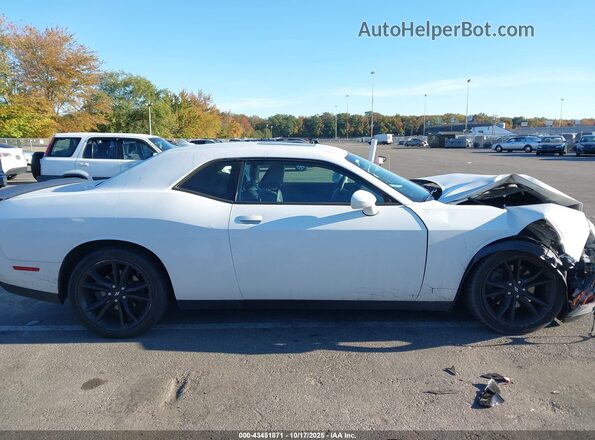 2C3CDZAG4JH334373 2018 DODGE CHALLENGER White 