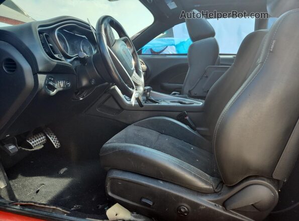 2C3CDZFJ0LH169235 2020 DODGE CHALLENGER Черный Вид салона спереди
