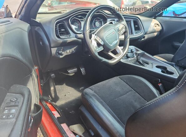 2C3CDZFJ0LH169235 2020 DODGE CHALLENGER Черный Вид панели приборов