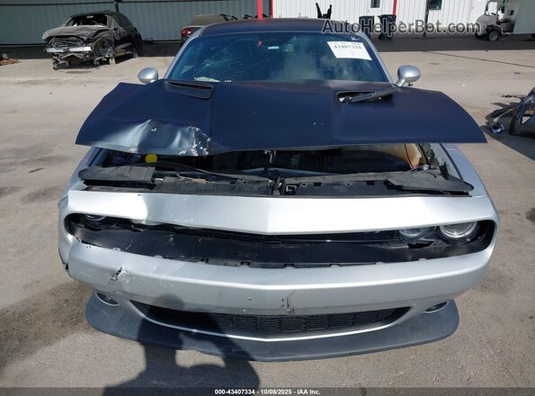 2C3CDZFJ7LH202120 2020 DODGE CHALLENGER Silver Widok zestawu wskaźników