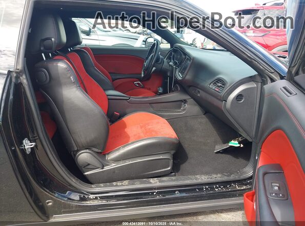 2C3CDZFJ7MH677011 2021 DODGE CHALLENGER Black Front interior view