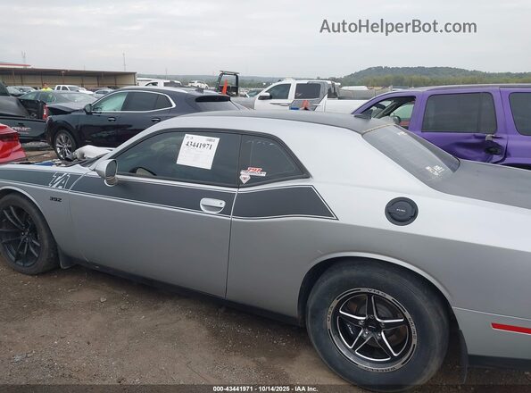 2C3CDZFJ8MH631767 2021 DODGE CHALLENGER Silver Widok wnętrza 360 stopni