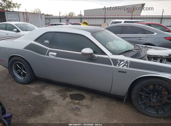 2C3CDZFJ8MH631767 2021 DODGE CHALLENGER Silver Widok wnętrza z tyłu