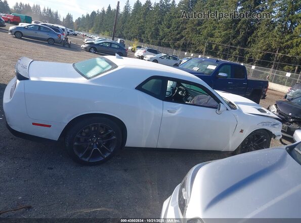 2C3CDZFJ9LH250377 2020 DODGE CHALLENGER Белый Вид задней части салона