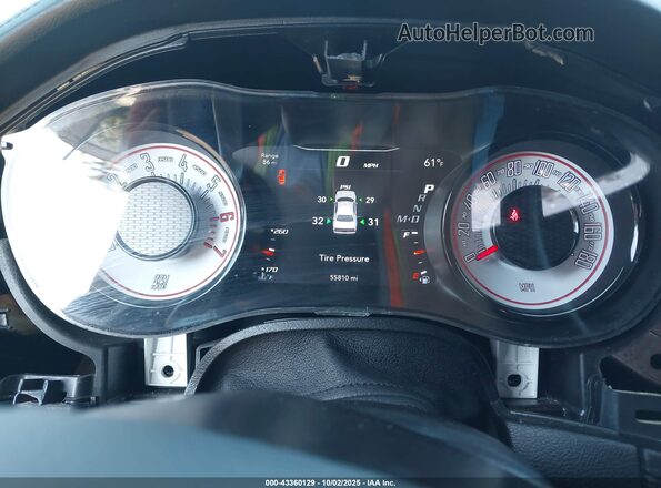 2C3CDZFJXLH104036 2020 DODGE CHALLENGER Red Widok tylnych siedzeń