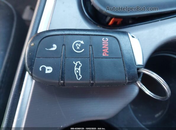 2C3CDZFJXLH104036 2020 DODGE CHALLENGER Red Widok deski rozdzielczej