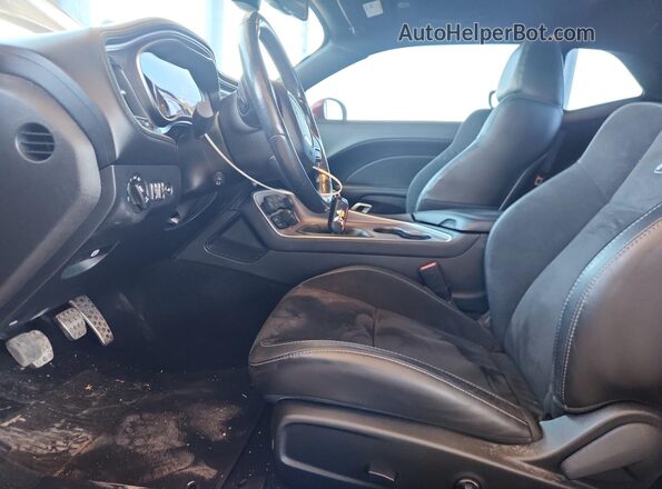 2C3CDZFJXLH165385 2020 DODGE CHALLENGER Оранжевый Вид салона спереди
