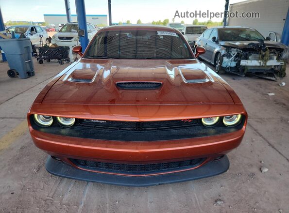 2C3CDZFJXLH165385 2020 DODGE CHALLENGER Оранжевый Вид спереди
