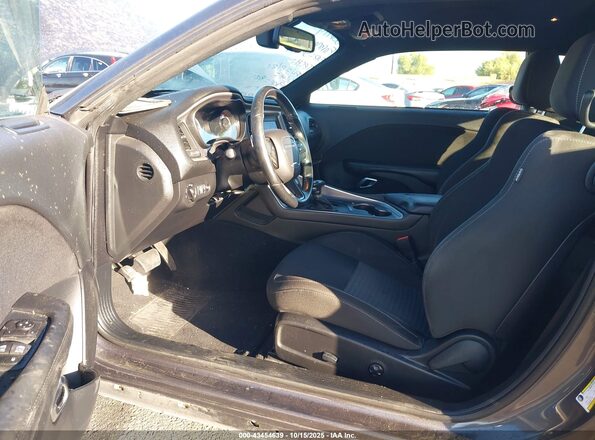 2C3CDZJG5LH110127 2020 DODGE CHALLENGER Серый Вид салона спереди
