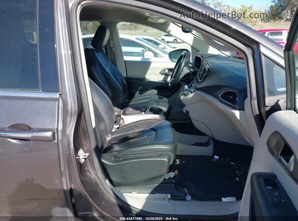 2C4RC1BG0LR285811 2020 CHRYSLER PACIFICA Gray Вид задньої частини салону