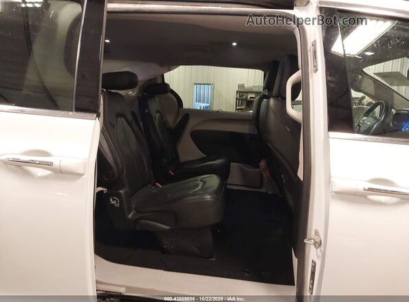 2C4RC1BG2LR112890 2020 CHRYSLER PACIFICA White Vista de la etiqueta del VIN