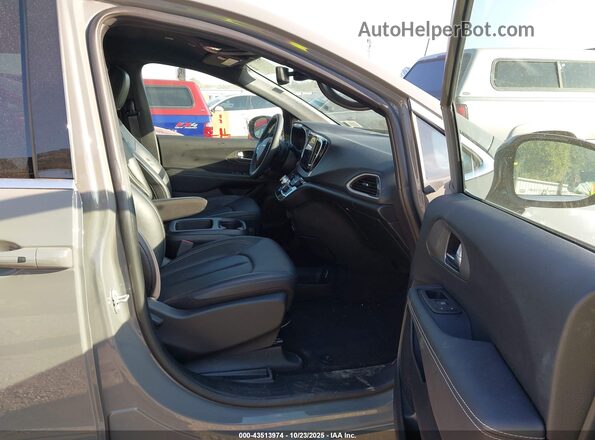 2C4RC1BG2SR561338 2025 CHRYSLER PACIFICA Gray Front interior view