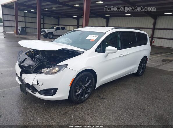 2C4RC1BG6LR245913 2020 CHRYSLER PACIFICA White Front left