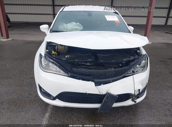 2C4RC1BG6LR245913 2020 CHRYSLER PACIFICA White Front view