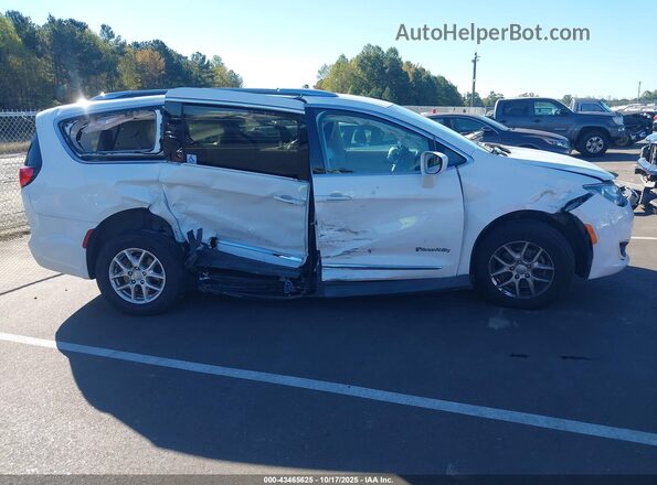 2C4RC1BG6LR284162 2020 CHRYSLER PACIFICA White Widok wnętrza z tyłu
