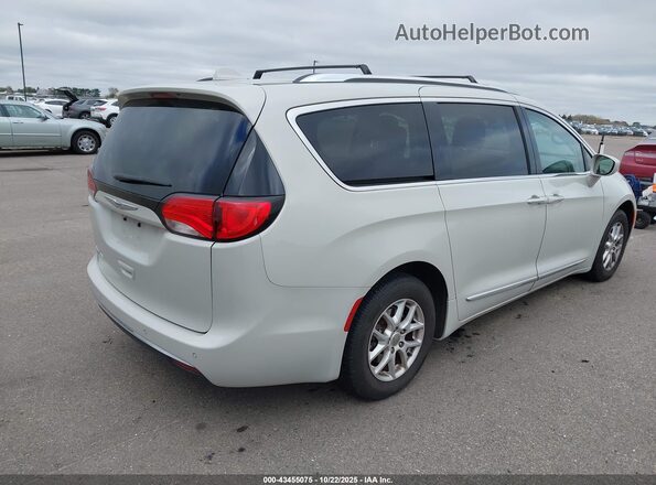 2C4RC1BG7LR204898 2020 CHRYSLER PACIFICA Cream Задня права чверть