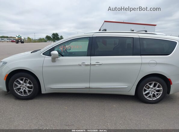 2C4RC1BG7LR204898 2020 CHRYSLER PACIFICA Cream Панорамний вид салону 360°