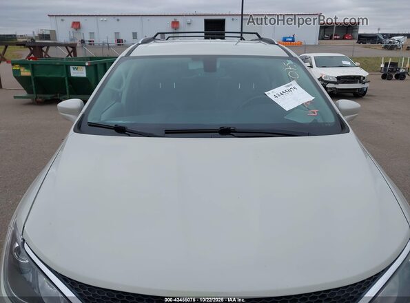 2C4RC1BG7LR204898 2020 CHRYSLER PACIFICA Cream Вид спереду