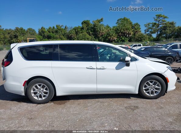 2C4RC1BG7PR508187 2023 CHRYSLER PACIFICA Белый Вид задней части салона
