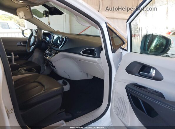 2C4RC1BG8PR535754 2023 CHRYSLER PACIFICA White წინა სალონის ხედი