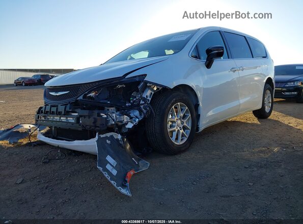 2C4RC1CG1SR583071 2025 CHRYSLER VOYAGER White Vista tres cuartos delantera izquierda