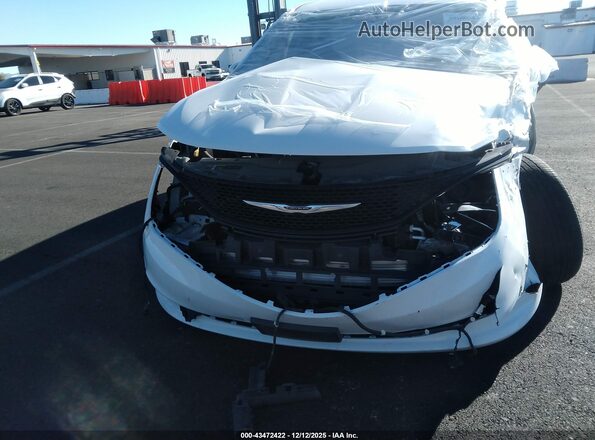 2C4RC1CG3NR160139 2022 CHRYSLER VOYAGER White Առջևի վահանակի տեսք