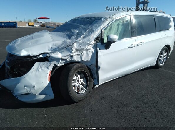 2C4RC1CG3NR160139 2022 CHRYSLER VOYAGER White Դիմացի տեսք