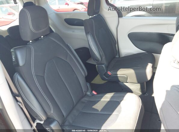 2C4RC1CG5PR596008 2023 CHRYSLER VOYAGER Maroon Vista de la etiqueta del VIN