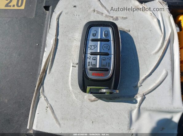 2C4RC1CG5PR596008 2023 CHRYSLER VOYAGER Maroon Vista del salpicadero